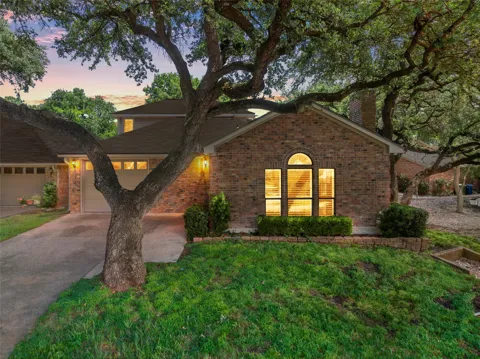 312 Tree Grove Circle