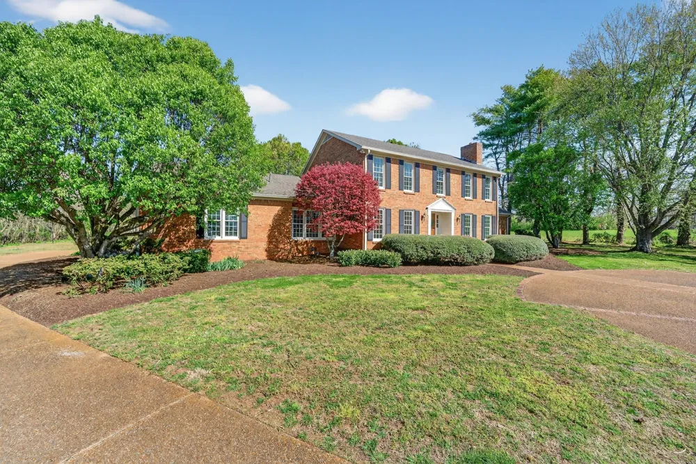 1553 N Main St Mount Pleasant, TN 38474