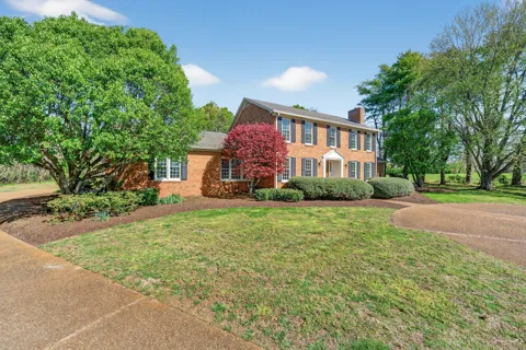 1553 N Main St