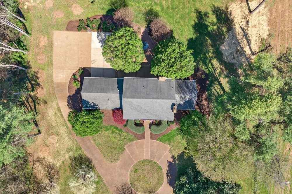 1553 N Main St Mount Pleasant, TN 38474