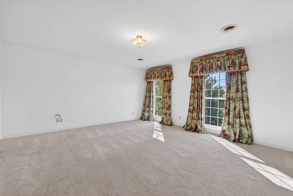 1553 N Main St Mount Pleasant, TN 38474