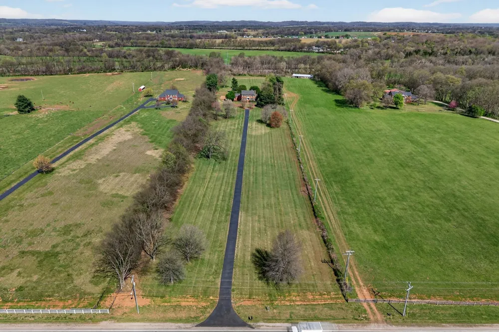 1553 N Main St Mount Pleasant, TN 38474