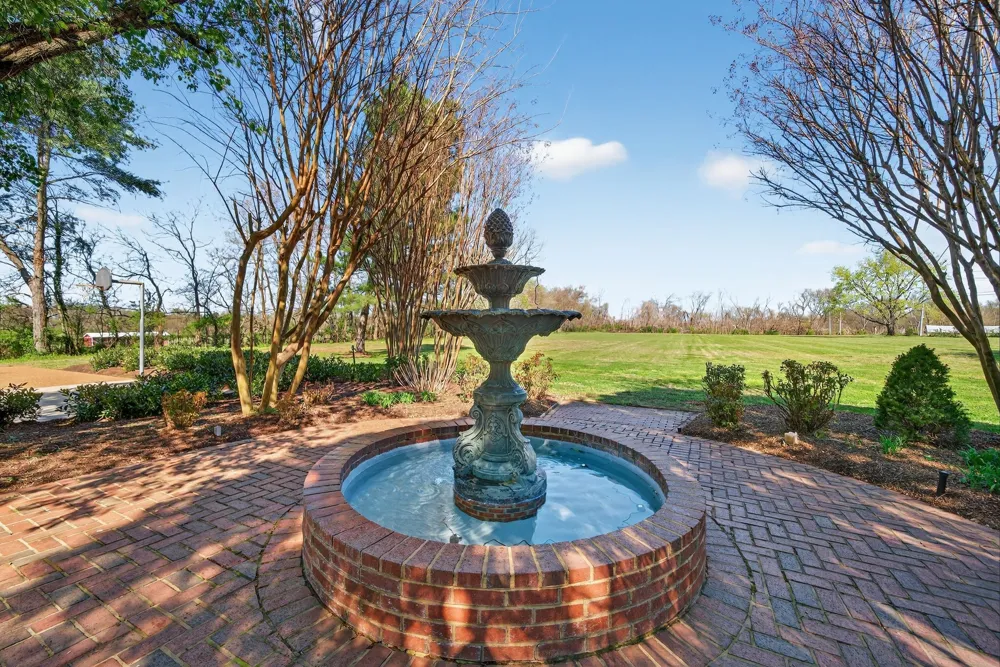 1553 N Main St Mount Pleasant, TN 38474