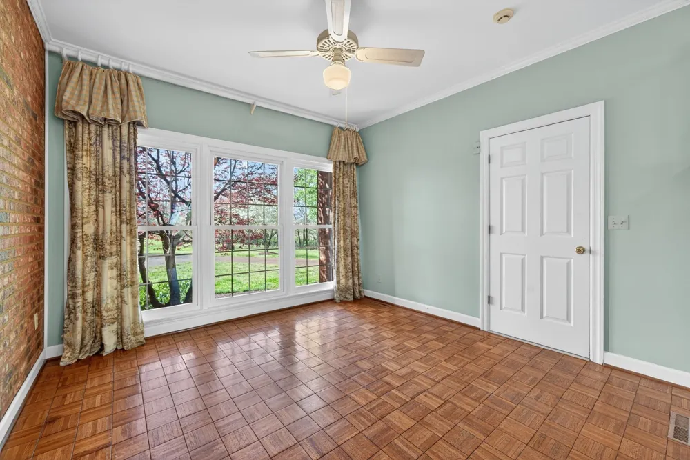1553 N Main St Mount Pleasant, TN 38474