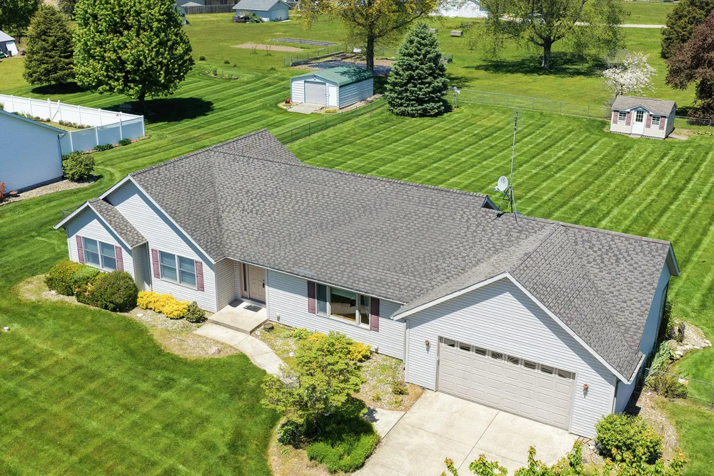 29376 Saddlebred Lane Dowagiac, MI 49047