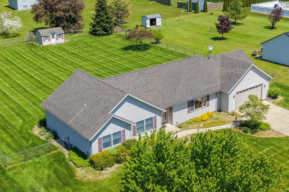 29376 Saddlebred Lane Dowagiac, MI 49047