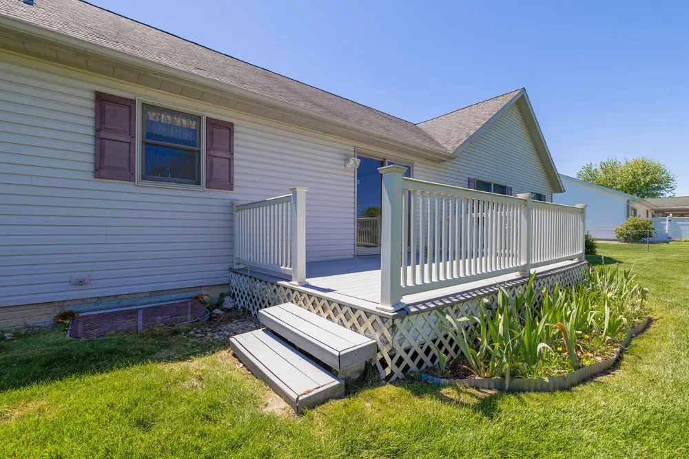29376 Saddlebred Lane Dowagiac, MI 49047
