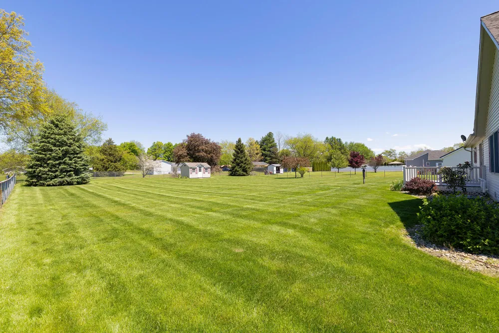 29376 Saddlebred Lane Dowagiac, MI 49047