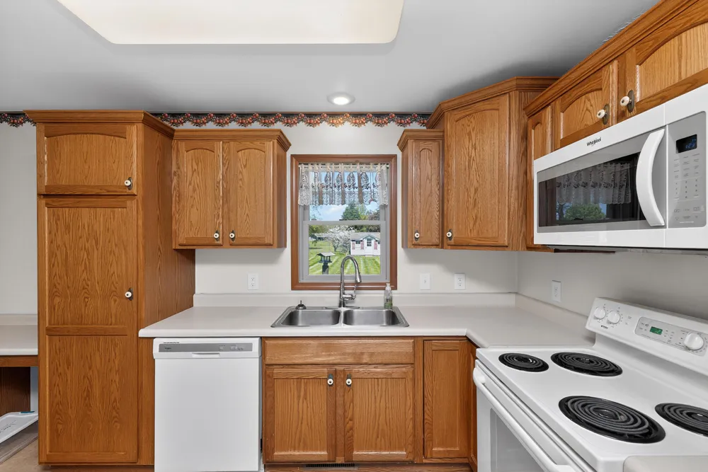 29376 Saddlebred Lane Dowagiac, MI 49047