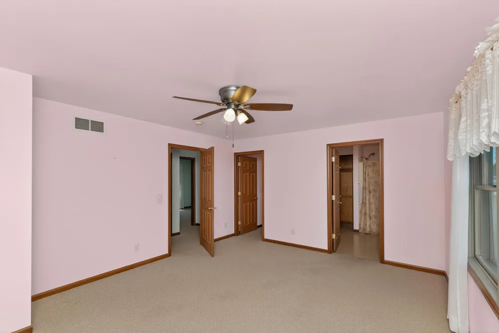 29376 Saddlebred Lane Dowagiac, MI 49047