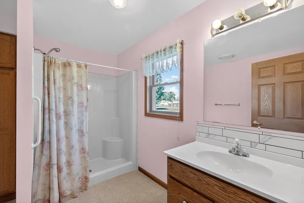 29376 Saddlebred Lane Dowagiac, MI 49047