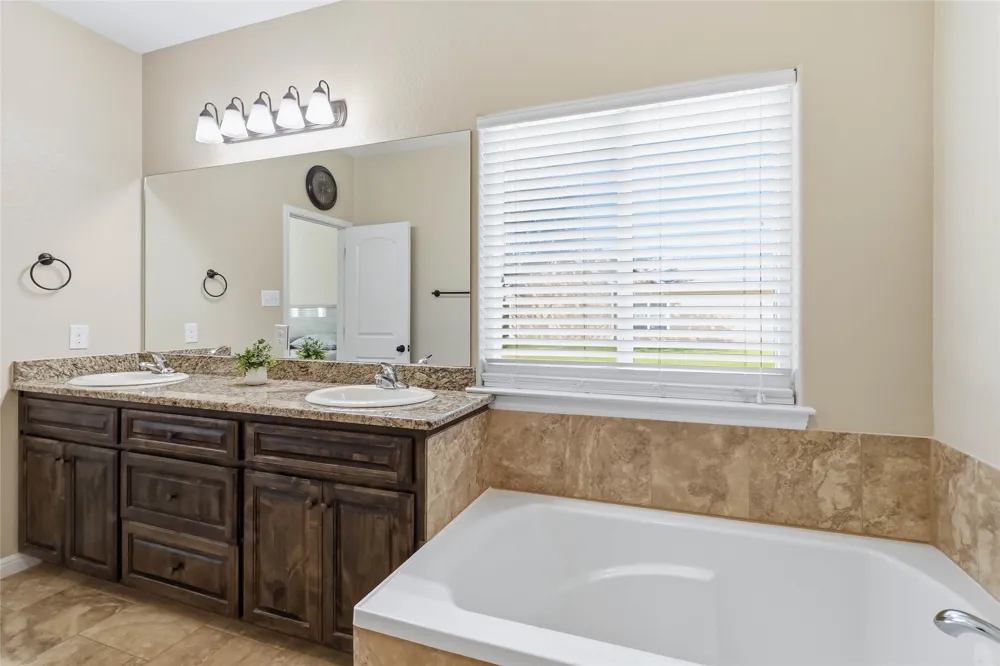 285 Hummingbird Way Martindale, TX 78655