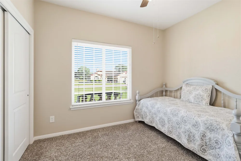 285 Hummingbird Way Martindale, TX 78655