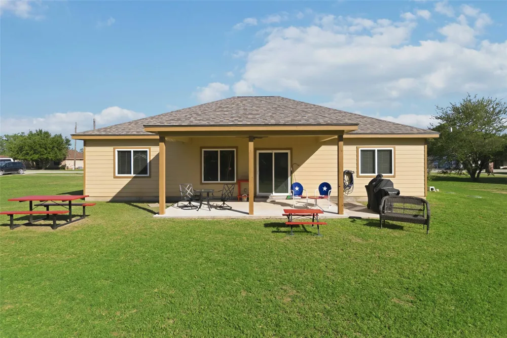 285 Hummingbird Way Martindale, TX 78655