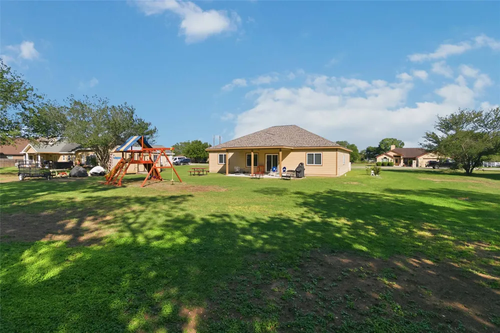 285 Hummingbird Way Martindale, TX 78655
