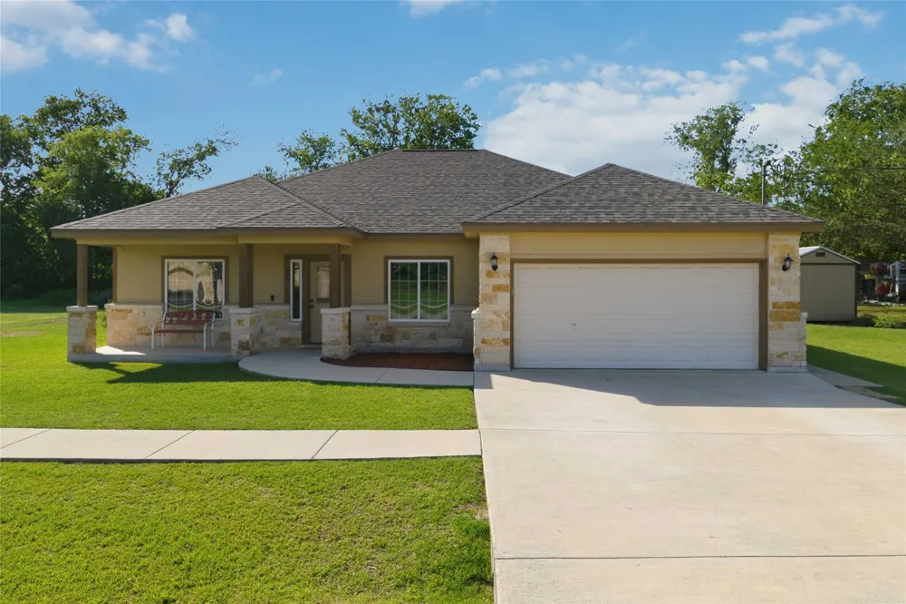 285 Hummingbird Way Martindale, TX 78655