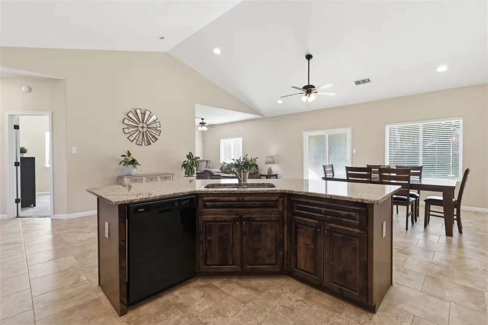285 Hummingbird Way Martindale, TX 78655