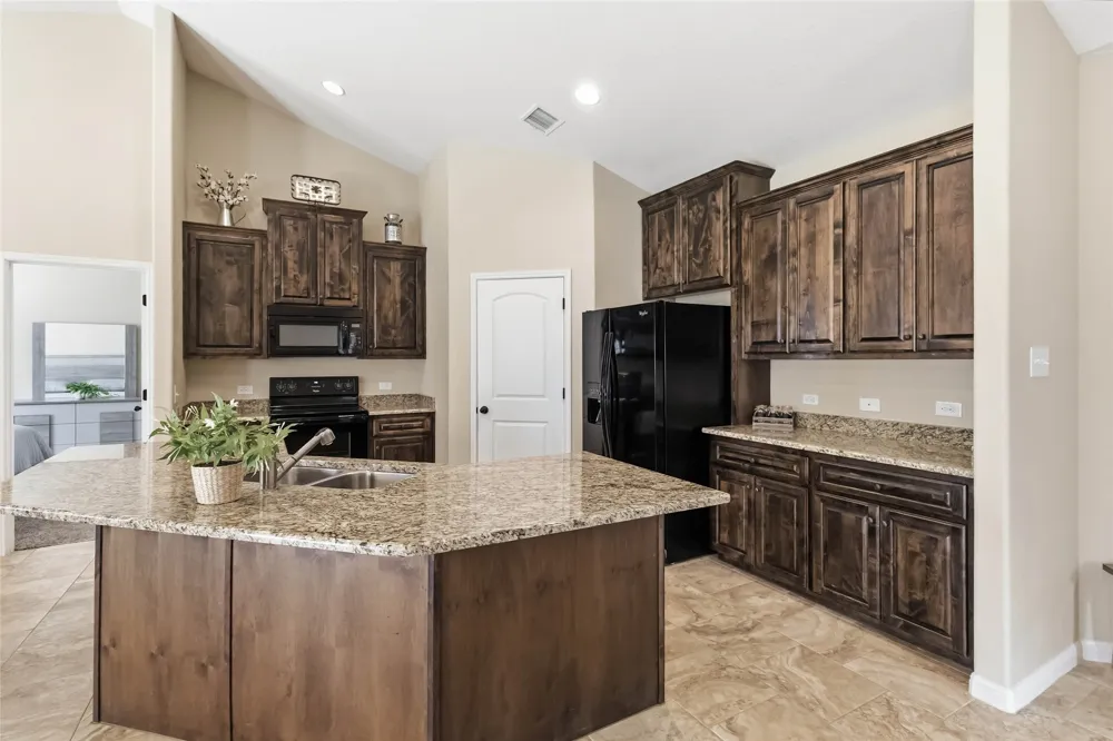 285 Hummingbird Way Martindale, TX 78655