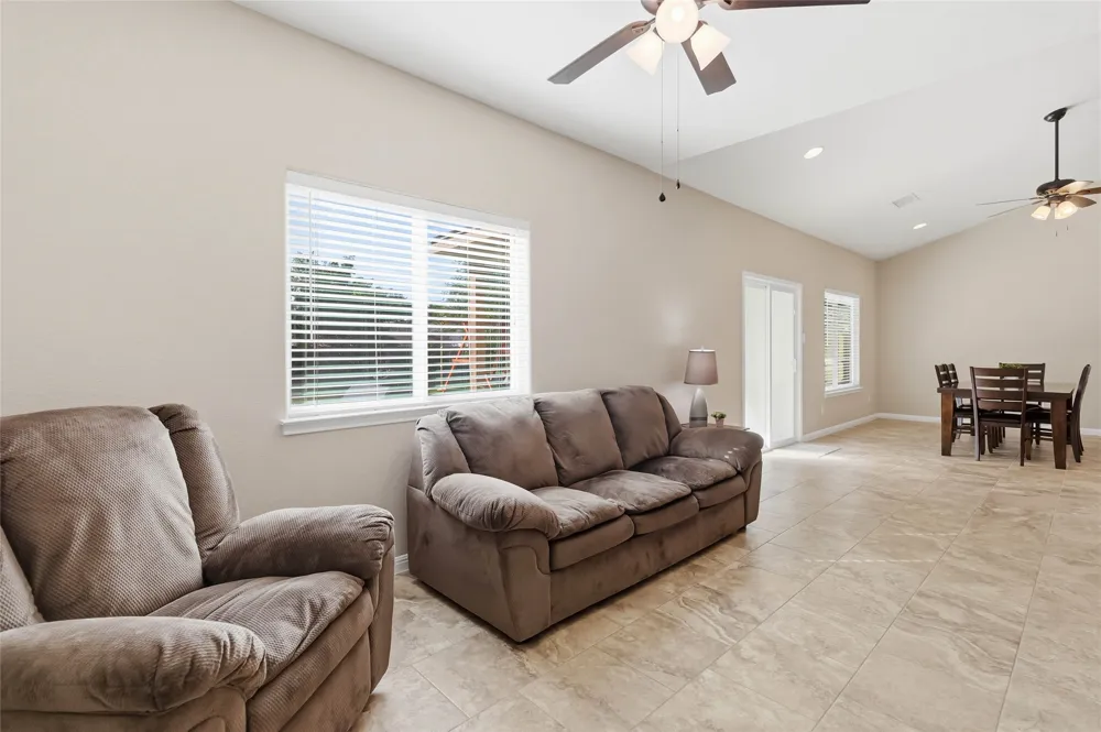 285 Hummingbird Way Martindale, TX 78655