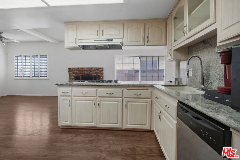 15513 S Tarrant Avenue Compton, CA 90220