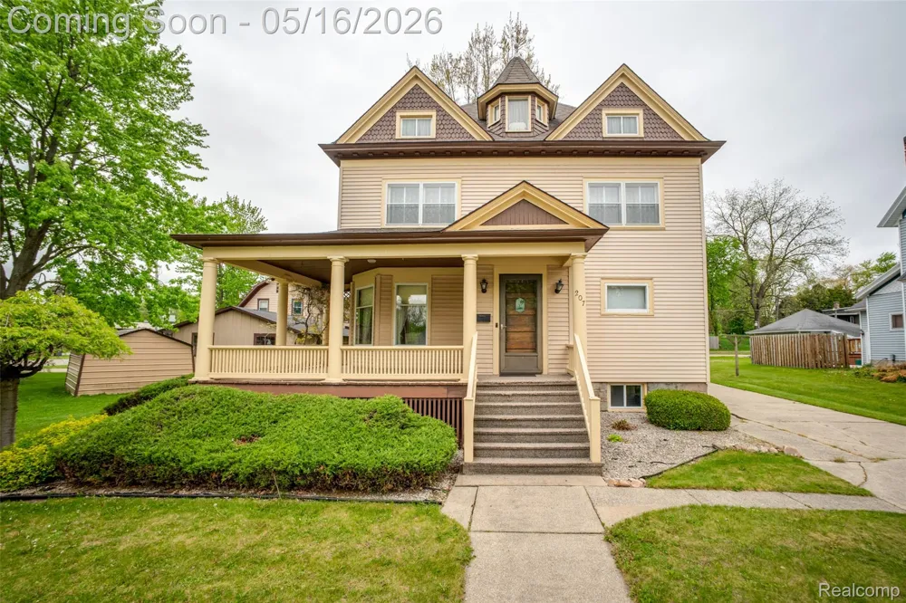 207 Pine River Street Ithaca City, MI 48847