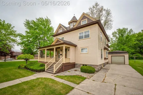 207 Pine River Street