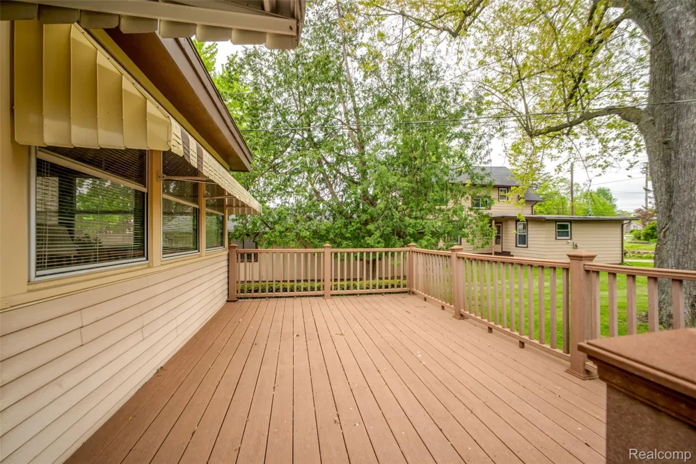 207 Pine River Street Ithaca City, MI 48847