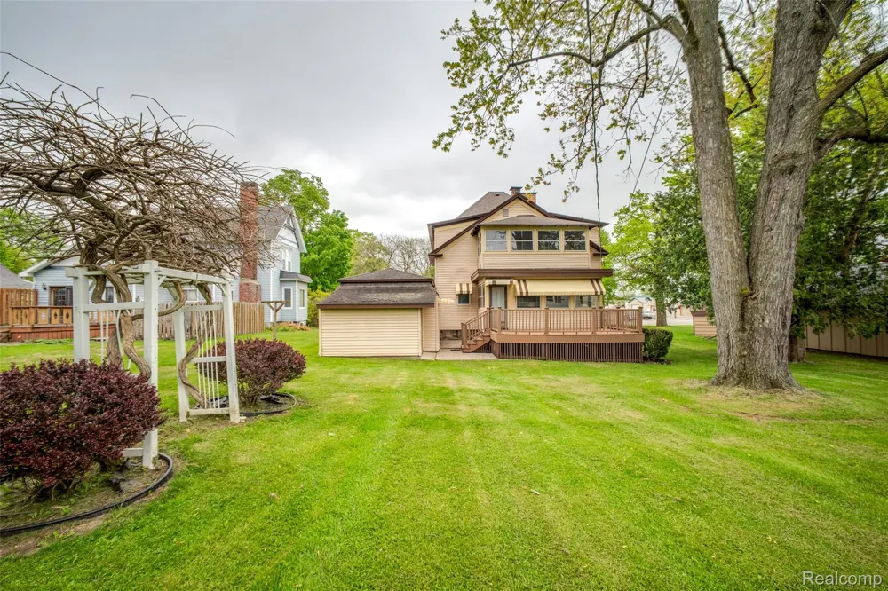 207 Pine River Street Ithaca City, MI 48847