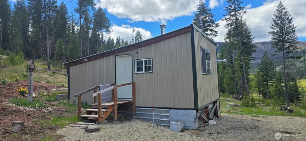 790 BONAPARTE LAKE RD Tonasket, WA 98855