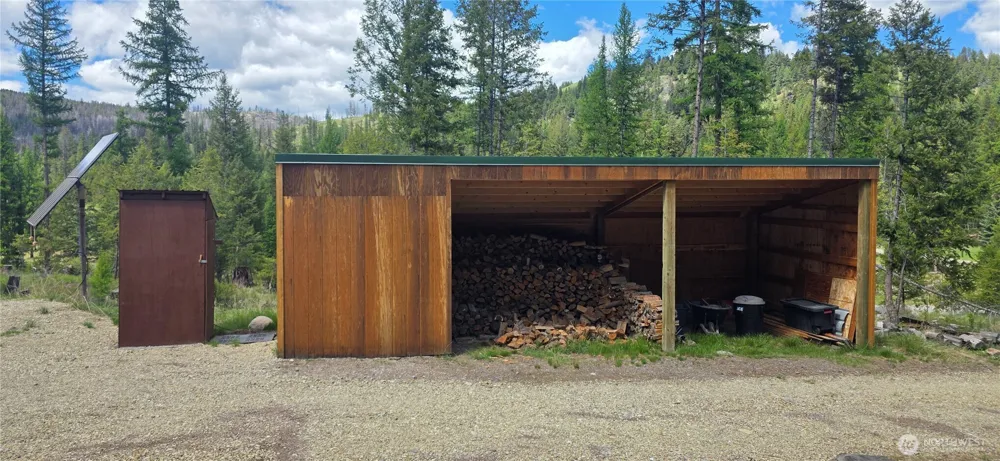 790 BONAPARTE LAKE RD Tonasket, WA 98855