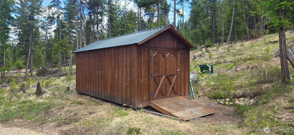 790 BONAPARTE LAKE RD Tonasket, WA 98855