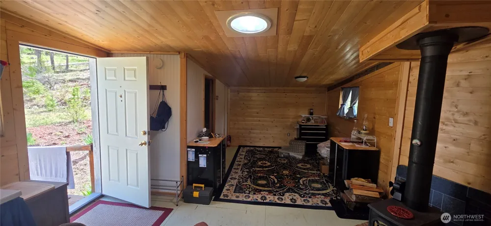 790 BONAPARTE LAKE RD Tonasket, WA 98855