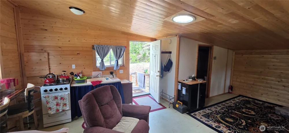 790 BONAPARTE LAKE RD Tonasket, WA 98855