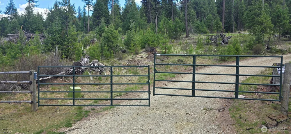 790 BONAPARTE LAKE RD Tonasket, WA 98855