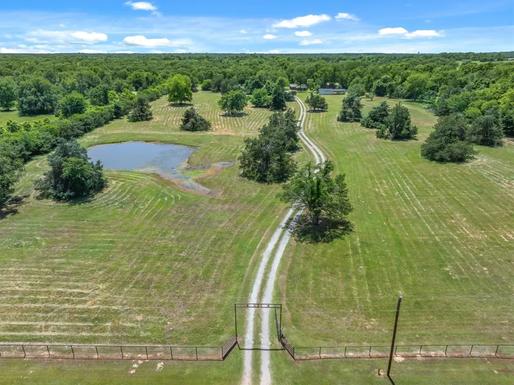 6663 CLEARWATER RANCH ROAD Wills Point, TX 75169