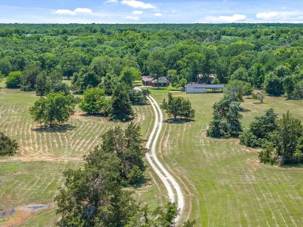 6663 CLEARWATER RANCH ROAD Wills Point, TX 75169
