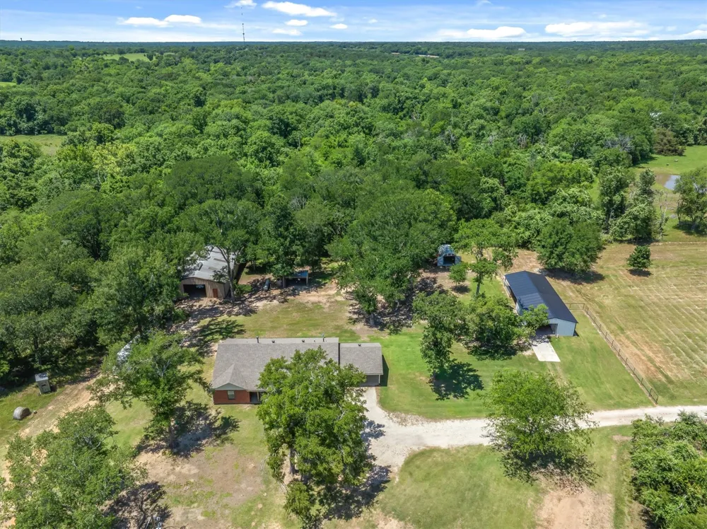 6663 CLEARWATER RANCH ROAD Wills Point, TX 75169