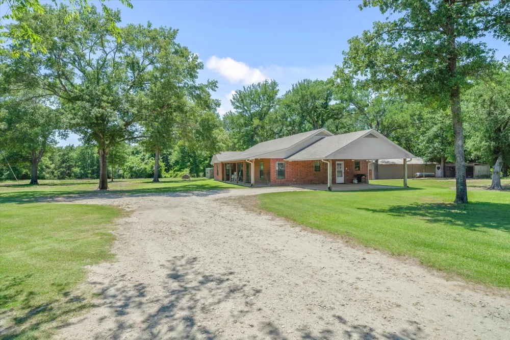 6663 CLEARWATER RANCH ROAD Wills Point, TX 75169