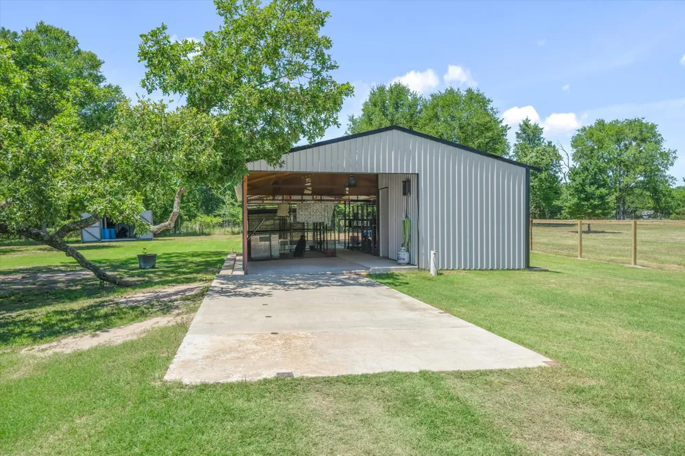 6663 CLEARWATER RANCH ROAD Wills Point, TX 75169