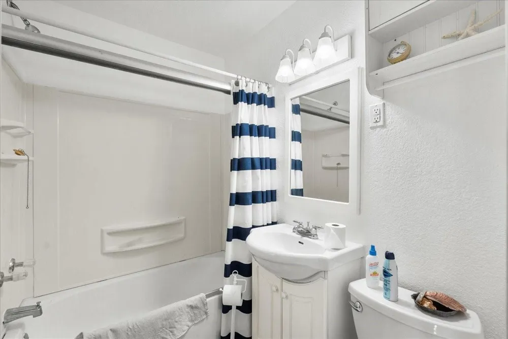 819 Sea Shell Drive Surfside Beach, TX 77541