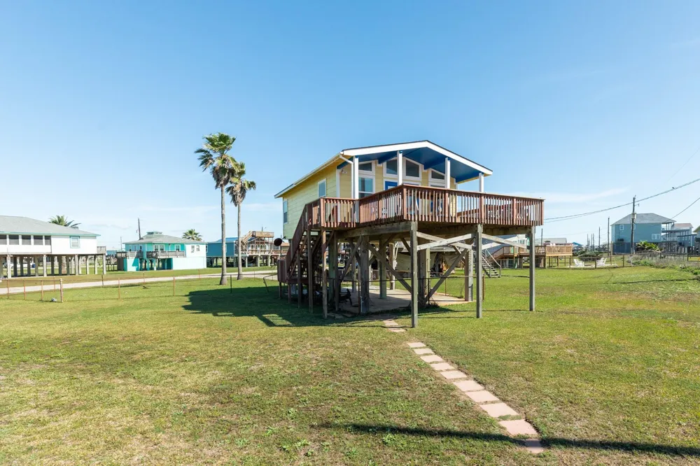 819 Sea Shell Drive Surfside Beach, TX 77541