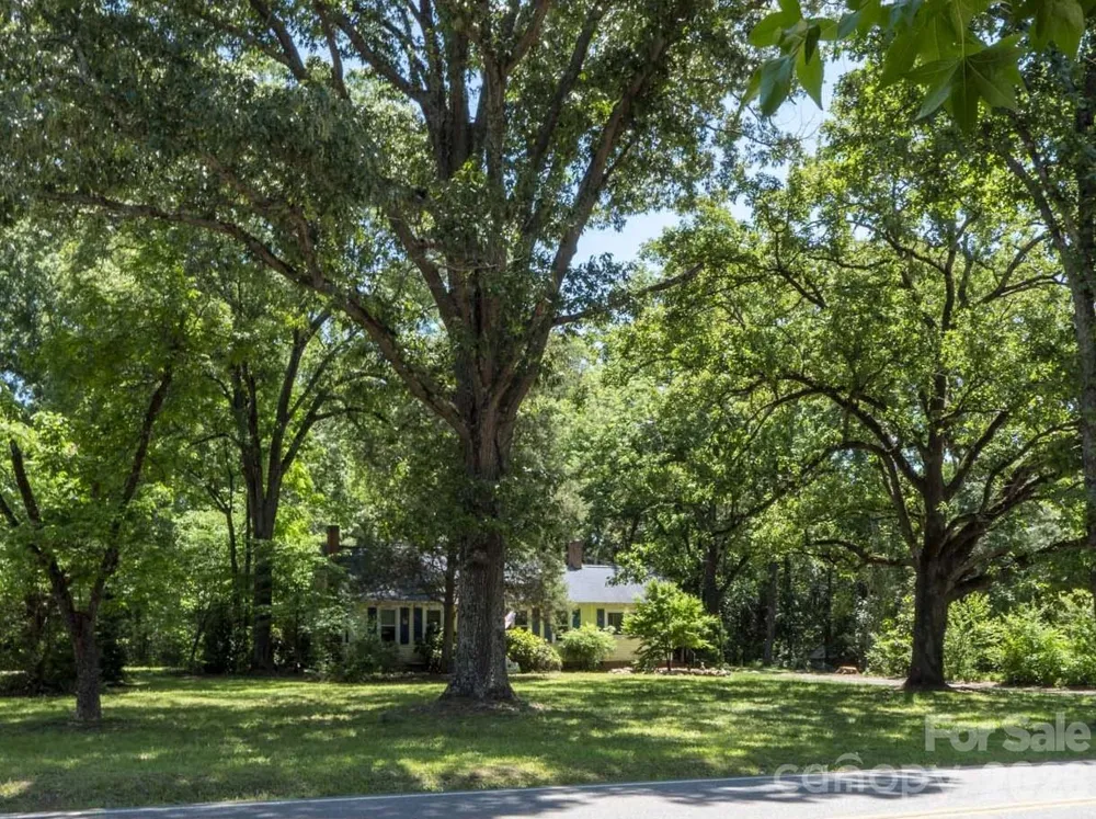 5219 Crow Road