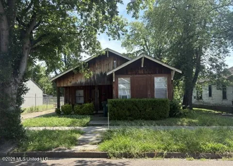 709 Henderson Street