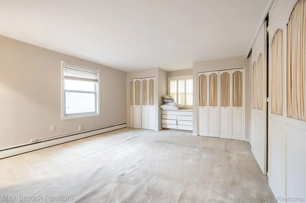 25461 Tweed Drive Franklin Village, MI 48025
