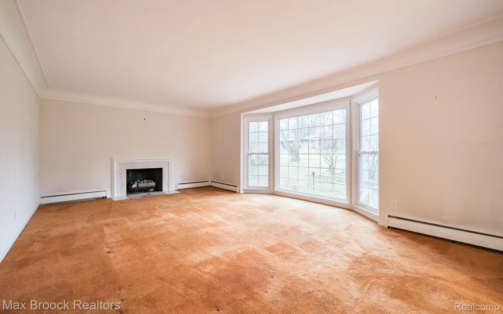 25461 Tweed Drive Franklin Village, MI 48025