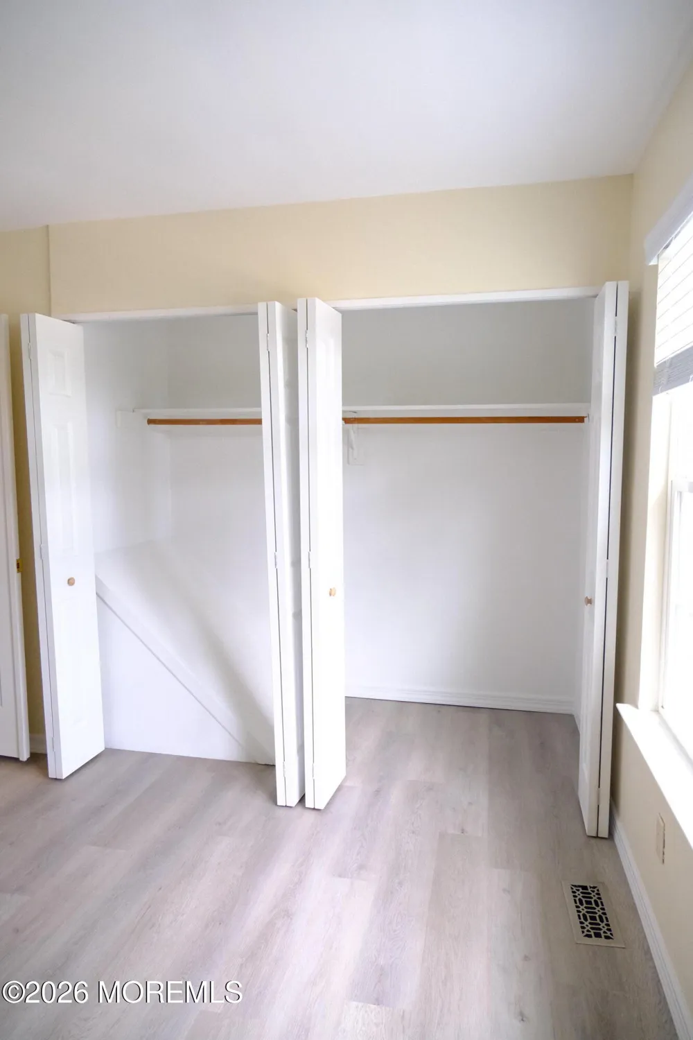 93 Oak Lane Eatontown, NJ 07724