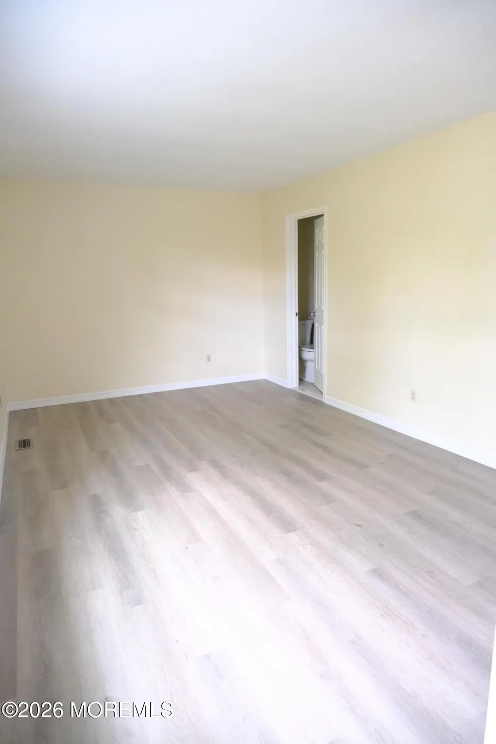 93 Oak Lane Eatontown, NJ 07724