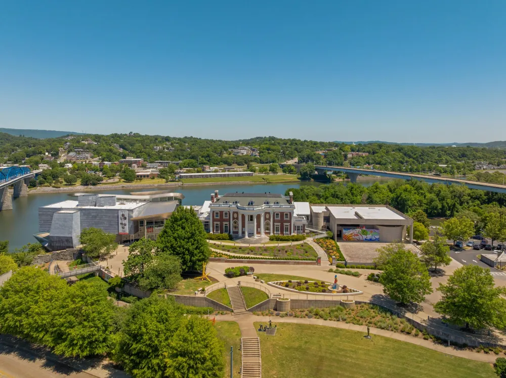 247 Walnut Street Chattanooga, TN 37403