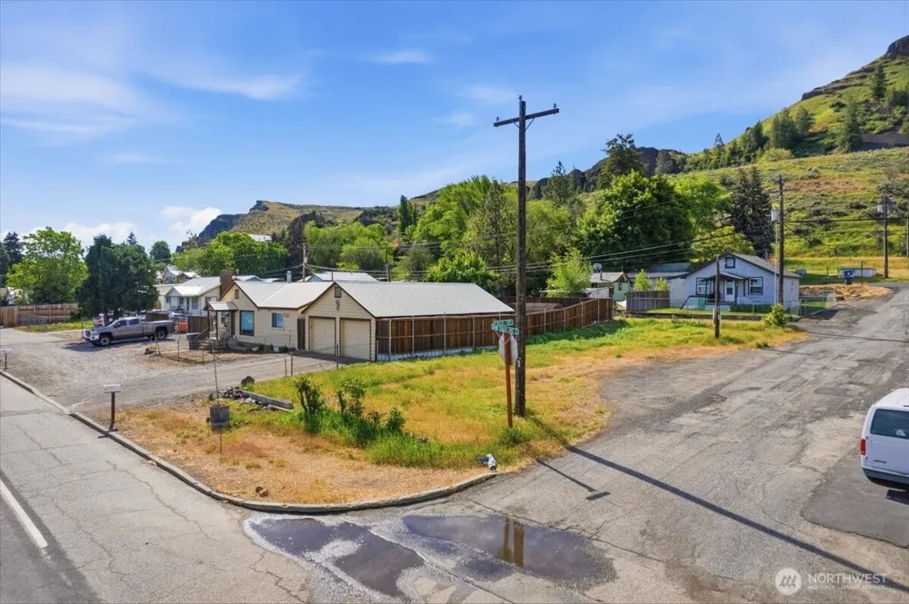 300 E Grand Coulee Avenue Grand Coulee, WA 99133