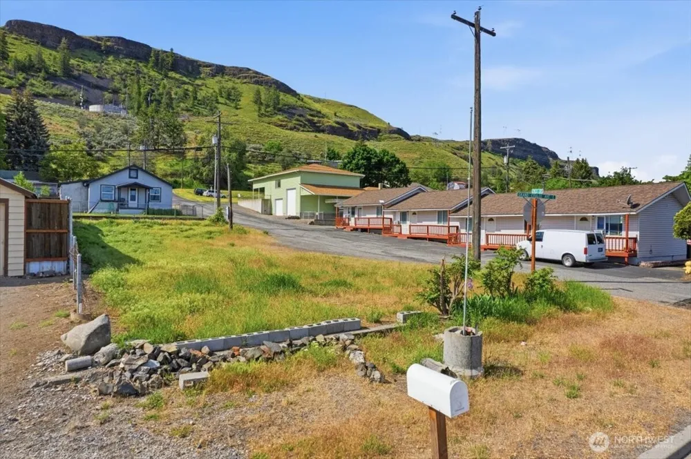 300 E Grand Coulee Avenue Grand Coulee, WA 99133